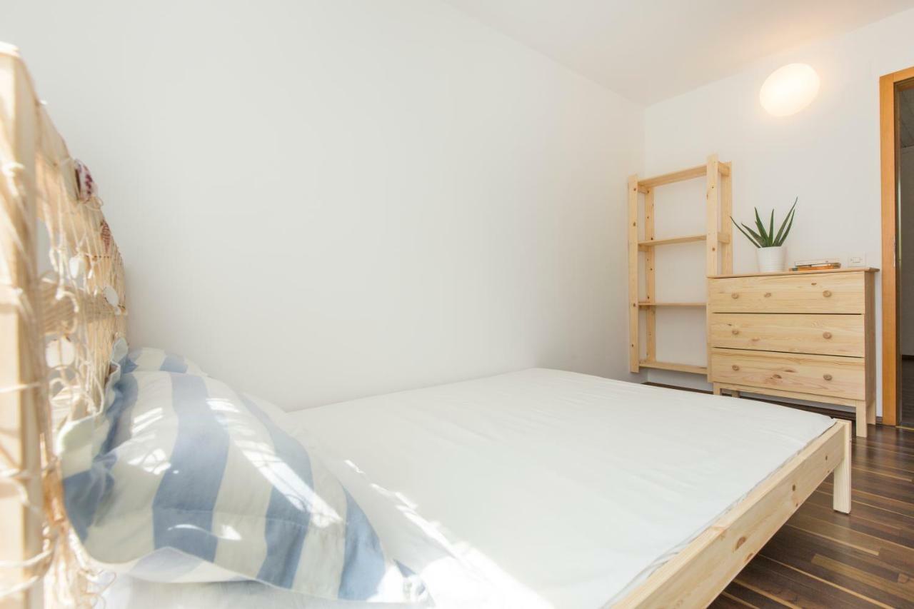 Casa Flora 3-Minutes' Walk From The Beach Novigrad  Bagian luar foto