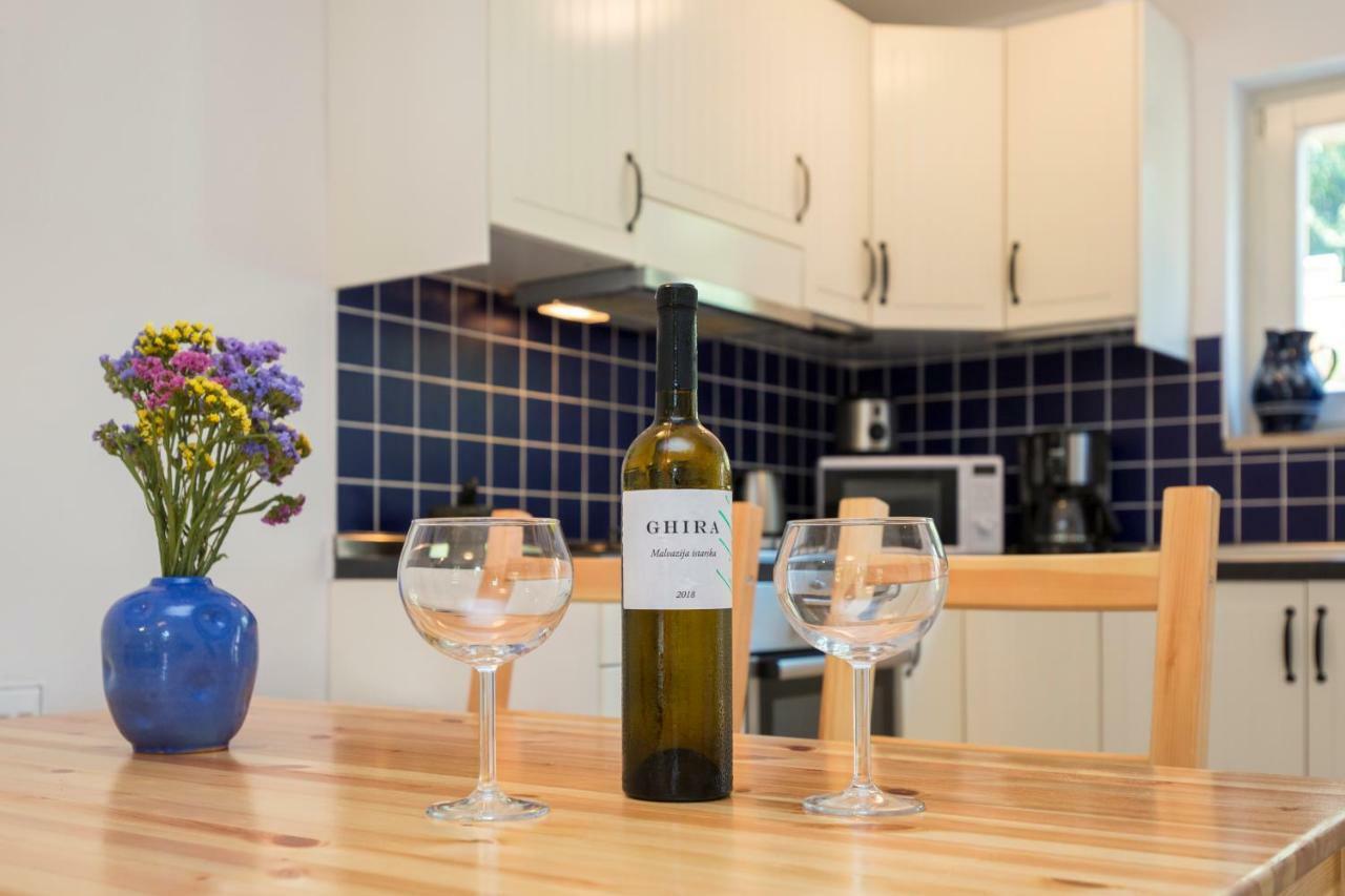 Casa Flora 3-Minutes' Walk From The Beach Novigrad  Bagian luar foto