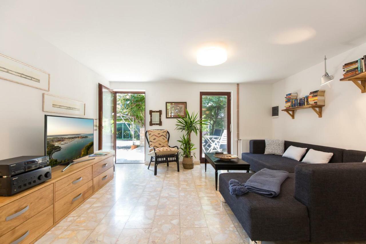 Casa Flora 3-Minutes' Walk From The Beach Novigrad  Bagian luar foto