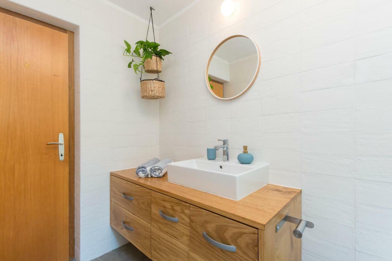 Casa Flora 3-Minutes' Walk From The Beach Novigrad  Bagian luar foto